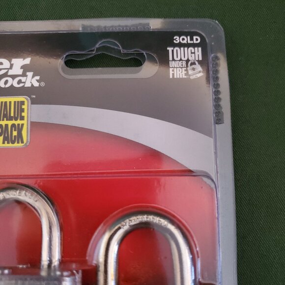 4-PACK Master Lock 3QLD Laminated Steel Warded Padlocks New - Picture 2 of 5